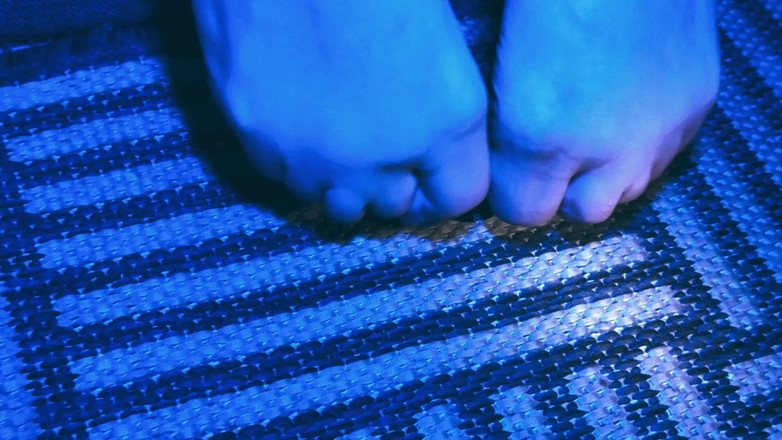 Evol Feet: 你的口水只是想着我的脚