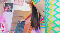 Miajacksonn: 我一个人在家，我无法忍受被操的冲动