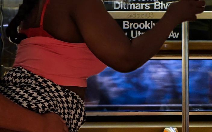 Chocolateprod: Jävla en stor röv svart tjej på tunnelbanan