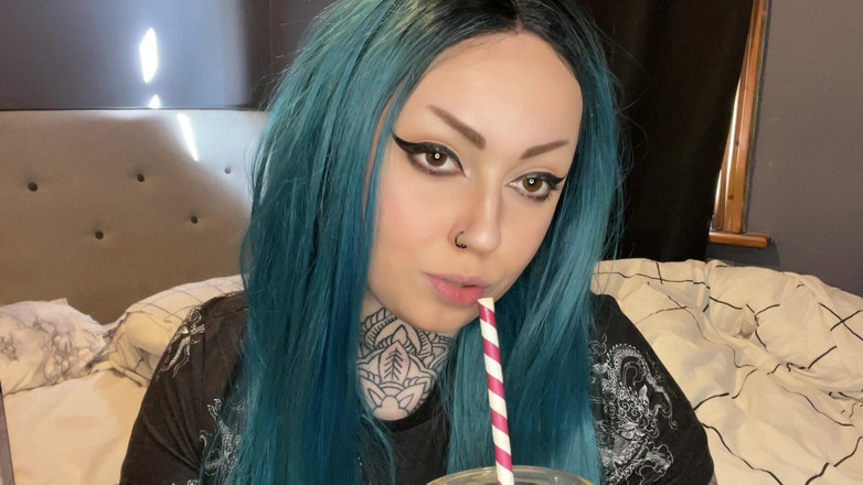 Miss Valentina: My Iced Latte Bitchboy खरीदें