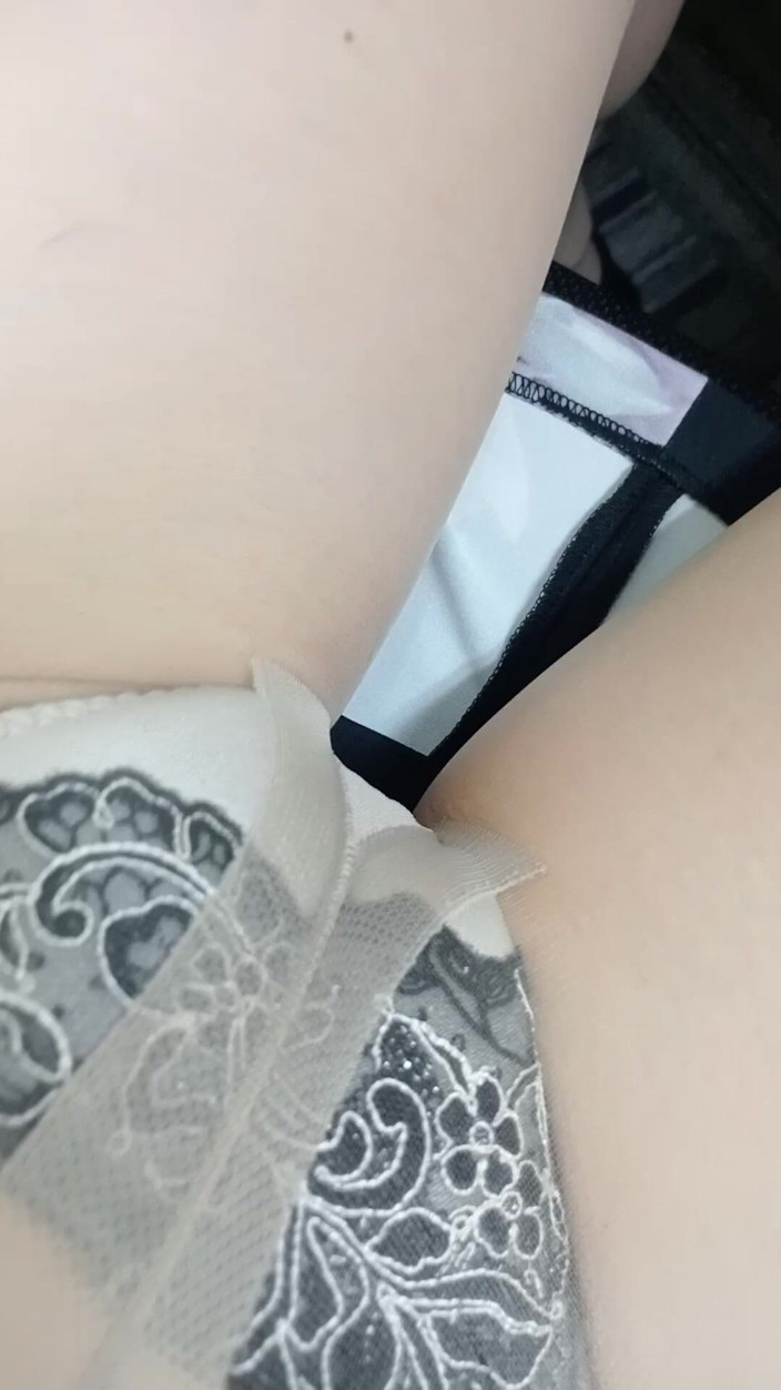 Mayumi Kanzaki: Seluar dalam di antara kaki