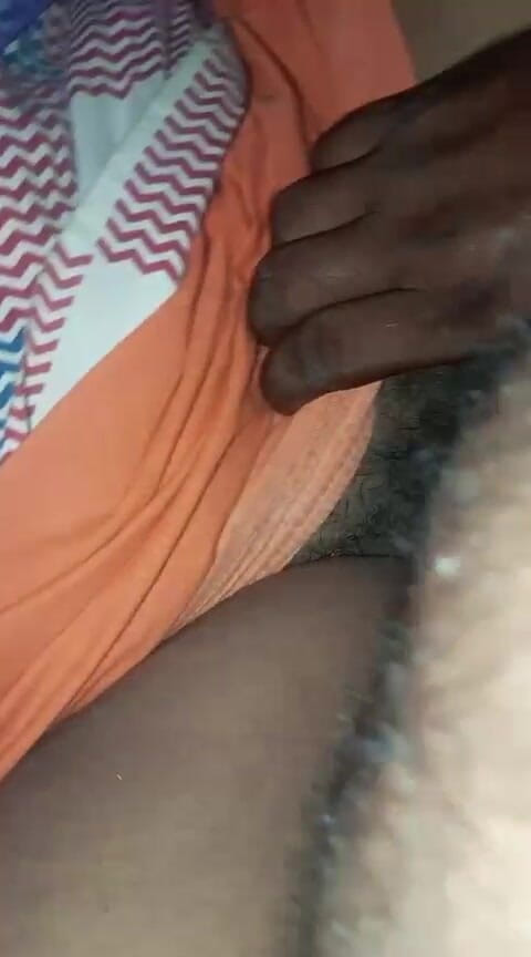 Auntixxx69: Сегодня мой сводный брат доставил мне удовольствие трахаться и утолил жажду моей киски