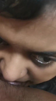 Indiana sexy chupando meu pau
