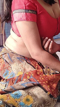 महिला सेक्स के लिए किरायेदार लड़के को बहकाती है, देसी भाभी xxx