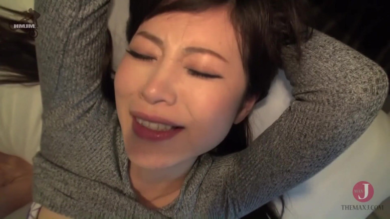HMJM Japan: Emiri's pussy is so smooth that her mouth is covered...