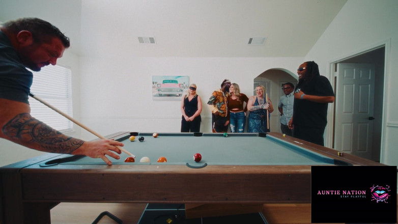 Auntie Nation: Nedělní boční ksousíčko