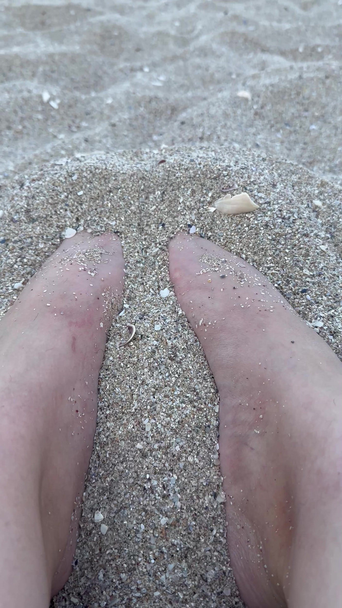 Young_strawberry: Beach Day Rub My Big Sexy Feet in the Sand