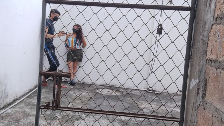 NEGRITA SEXY: Kız arkadaş ilk resmi randevusunda ona kalçalarını gösteriyor