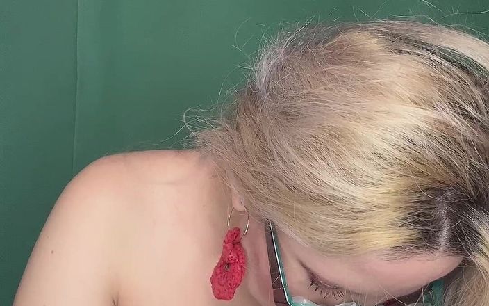 FinDom Goaldigger: Aanbid mijn tieten en maak jezelf los