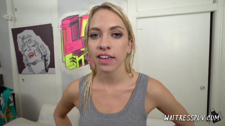 Waitress POV: Garçonete em primeiro plano - Khloe Kapri