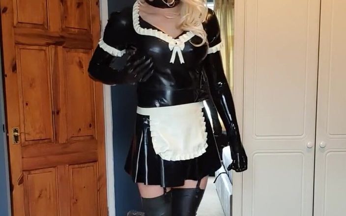 JessicaXD: 私のラテックスフェチメイドの衣装で超エッチな気分