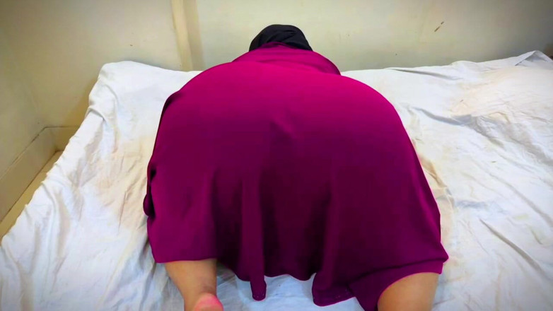 Your Boy's Cum: Musulmana Moti Gand Vali Ladki bistar par chudai Apna Pati...