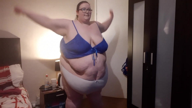 SSBBWLadyBrads: Жиробасина делает физические упражнения