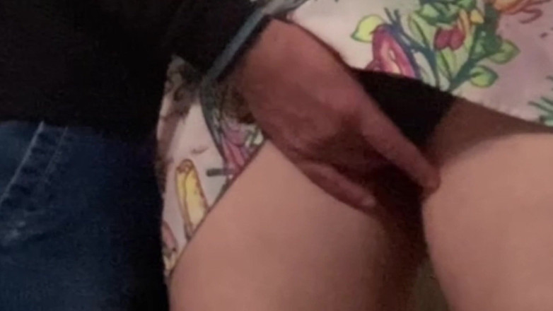 Niki studio: Cizinec Challange - Žádám cizince, aby prstil moji kundičku v metru