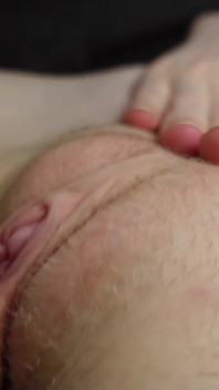 Apretando Y Estirando Mi Montículo Gordo