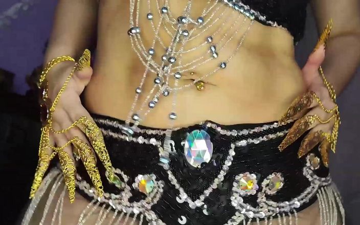 Princess18_: Dansöz seni yutuyor ve sindiriyor
