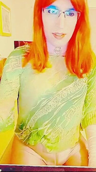 Tammysissy melancap dan bermain dengan kencingnya