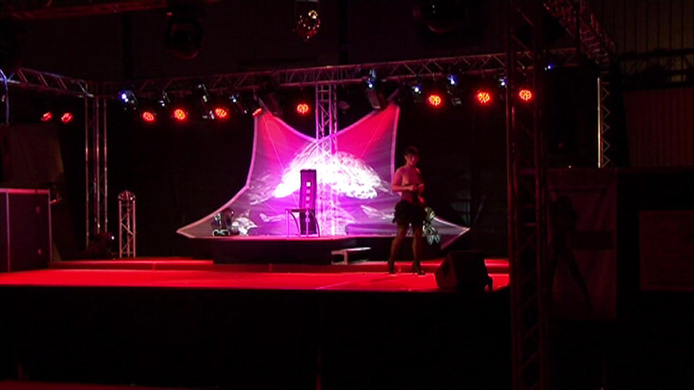 Looners Passion: Blow to Pop na pódiu