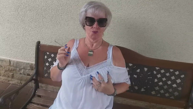 PureVicky66: Vovó deixa você olhar em suas calças