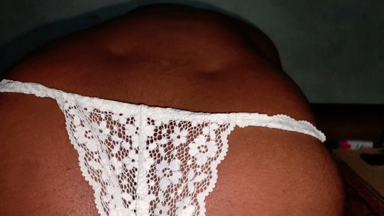 Indian69ExpressTM: Partea 3 - fată drăguță care își pierde virginitatea pentru prima dată. Sex...