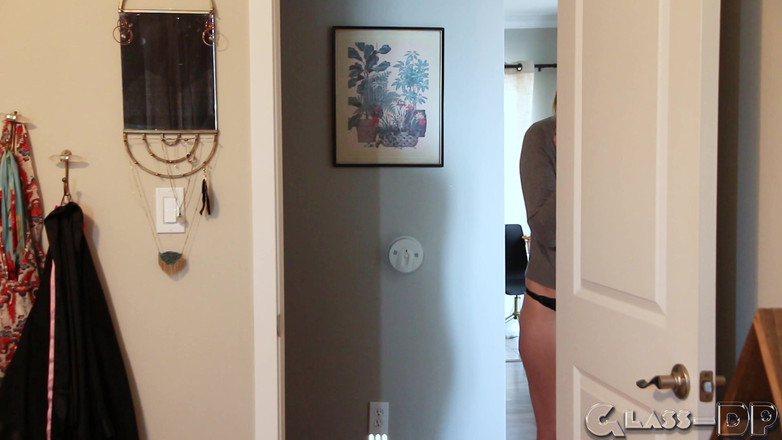 GLASSDP: वास्तविक जीवन वाली कुंवारी अपनी चूत और हाइमन दिखाती है क्योंकि वह आपके लिए चौड़ी फैलती है