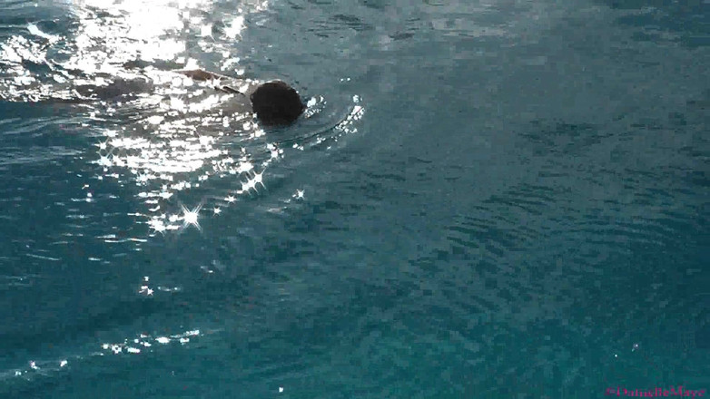 Danielle Maye: Baise sous la mer