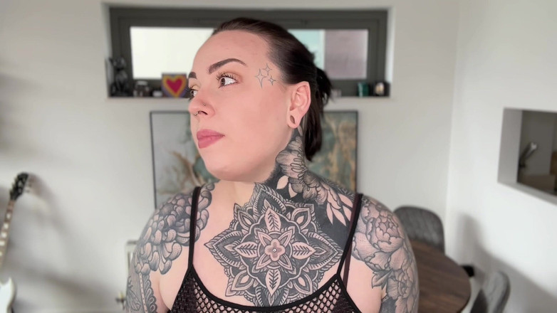 Miss Valentina: Volcar la perra