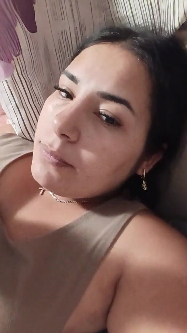 Miriamdavid97: Hotwife Suck Cukkini for Other Boy