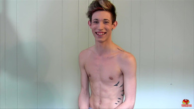 Phoenixxx: Află mai multe despre Blake sexy!