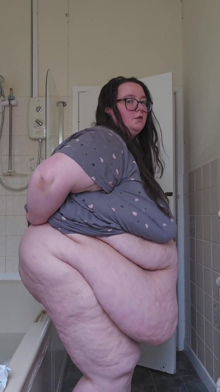 SSBBWLadyBrads: Culona se desnuda en la exploración de cuerpo gordo en...