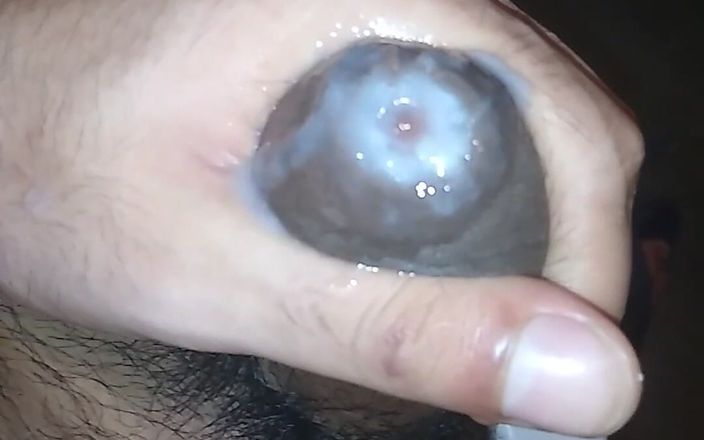 AlexAlejandro13: Mi piace versare molto latte dal mio cazzo