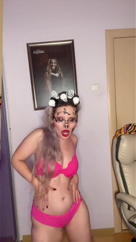Sissy vzdáváte kalhotky a výplata Patří k této bohyni brýlí od Findom Goaldigger