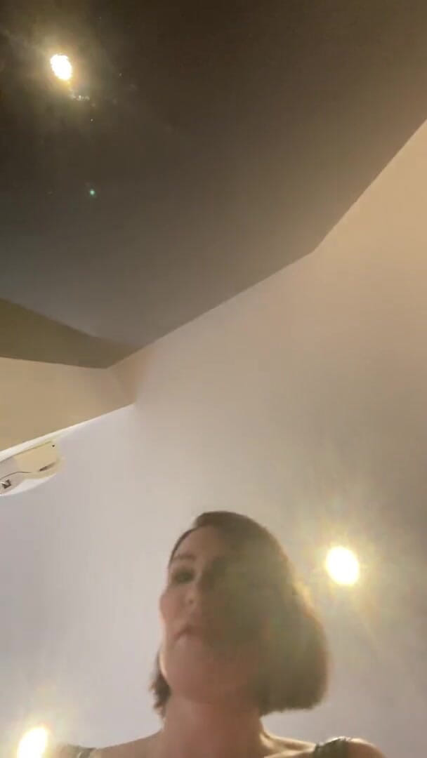 Sophie James: Il mio primo video porcellino dopo segreta chirurgia estetica