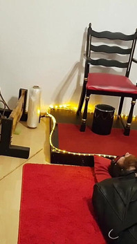 Deri çuvalda lave bölüm 1 - orta yaşlı seksi kadın bağlı yarağı azdırıyor kenar engelleme bdsm