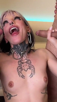 This Naughty Girl Reaches Orgasm with Double Penetration!