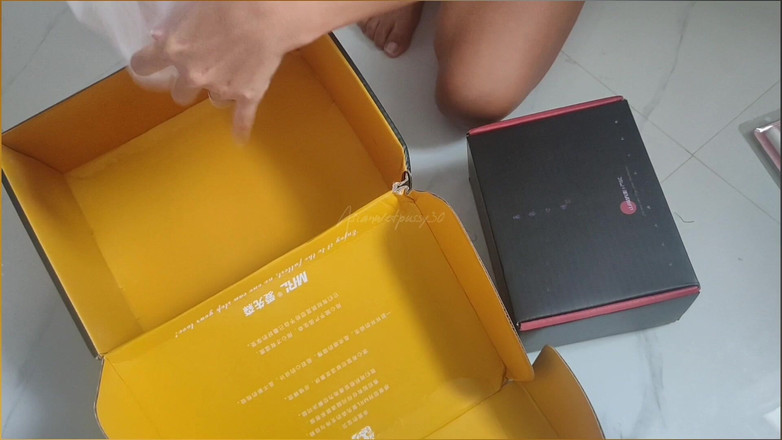 Asianwetpussy30: Asianwetpussy30 - Unboxing My 1:a realistiska mjuk sexdocka av Mrlsexdoll