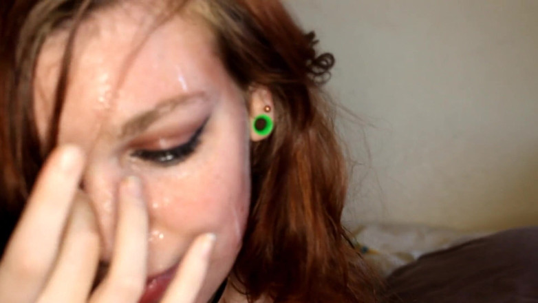 GamerGirlRoxy: Descuidado facefuck facial con correa
