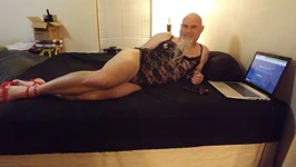 新しい装備が必要だ。私は私が得たものを手に入れました、そしてそれはたくさんではありません。3匹のテディ、みんな黒。