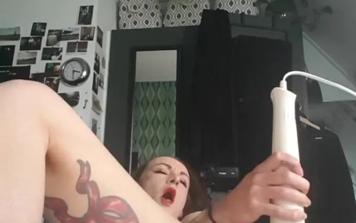 Claudia Kink: Nadržená holka Claudiaafterdark Hitachi si hraje přes kalhotky
