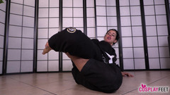 Feet & Cosplay: Instructorul de karate Bianca Blance îți arată cum să-ți folosești picioarele...