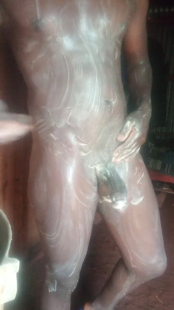 Sexyjayla254: Ngocok kontol besar pria kulit hitam di kamar mandi sampai...