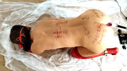 Za Za: Slave Tih - follando coño y culo con máquina de sexo