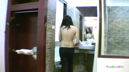 Thai Girls Wild: sundar kamsin thaee larki viry se bhari huee hai