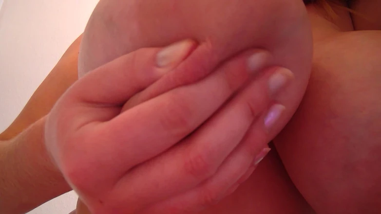 Annabelle Rogers: Lutsch an mamis großen leckeren nippeln