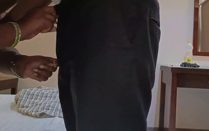Luxmi Wife: 朋友的继母老师穿着绿色纱丽服 3