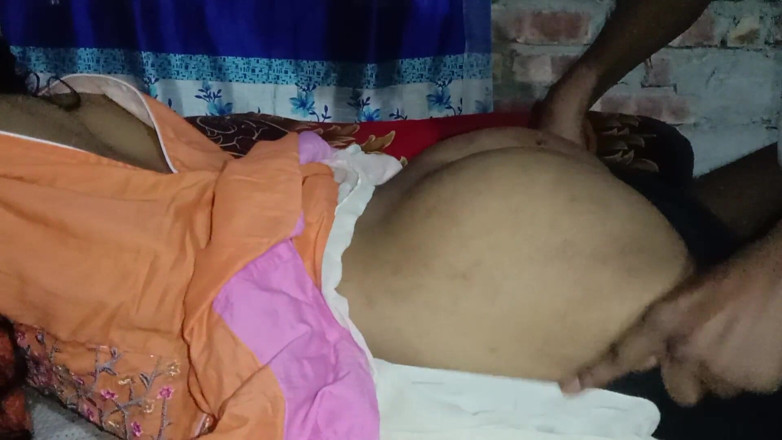 Deshi women: Первый секс, моя подруга-студентка приходит ко мне домой трахает мою жену 2