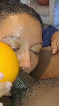 野生の英語BBW吸いBBC Nata4sexボールstroking彼のディックとグレープフルーツ