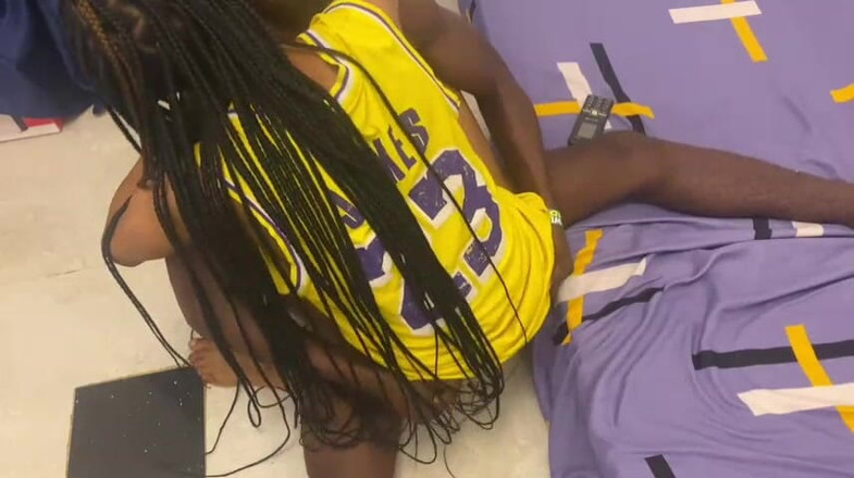 Xxx69bang: Трахав хардкорна суку Лейкерс