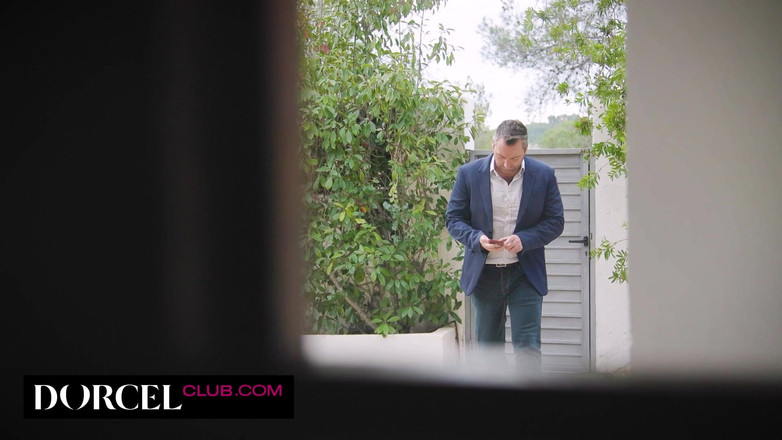 Dorcel Club: Сексуальний секс утрьох з 2 блондинками