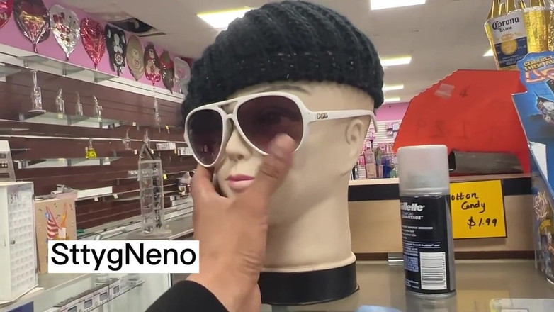 Xooshua (xblue18): Me encanta tener sexo oral y orinar al final